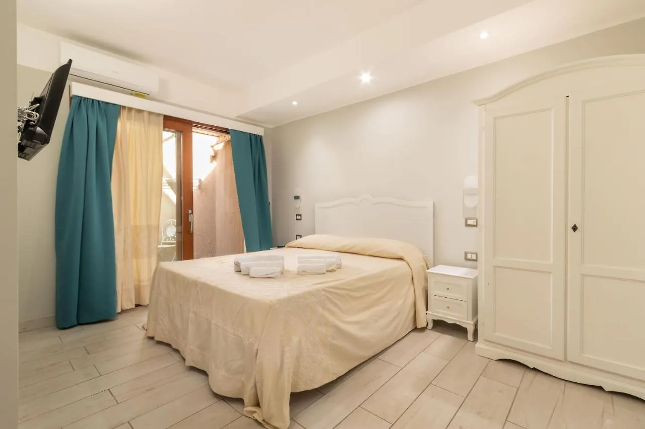 Domu Ajaju Guest House Villasimius