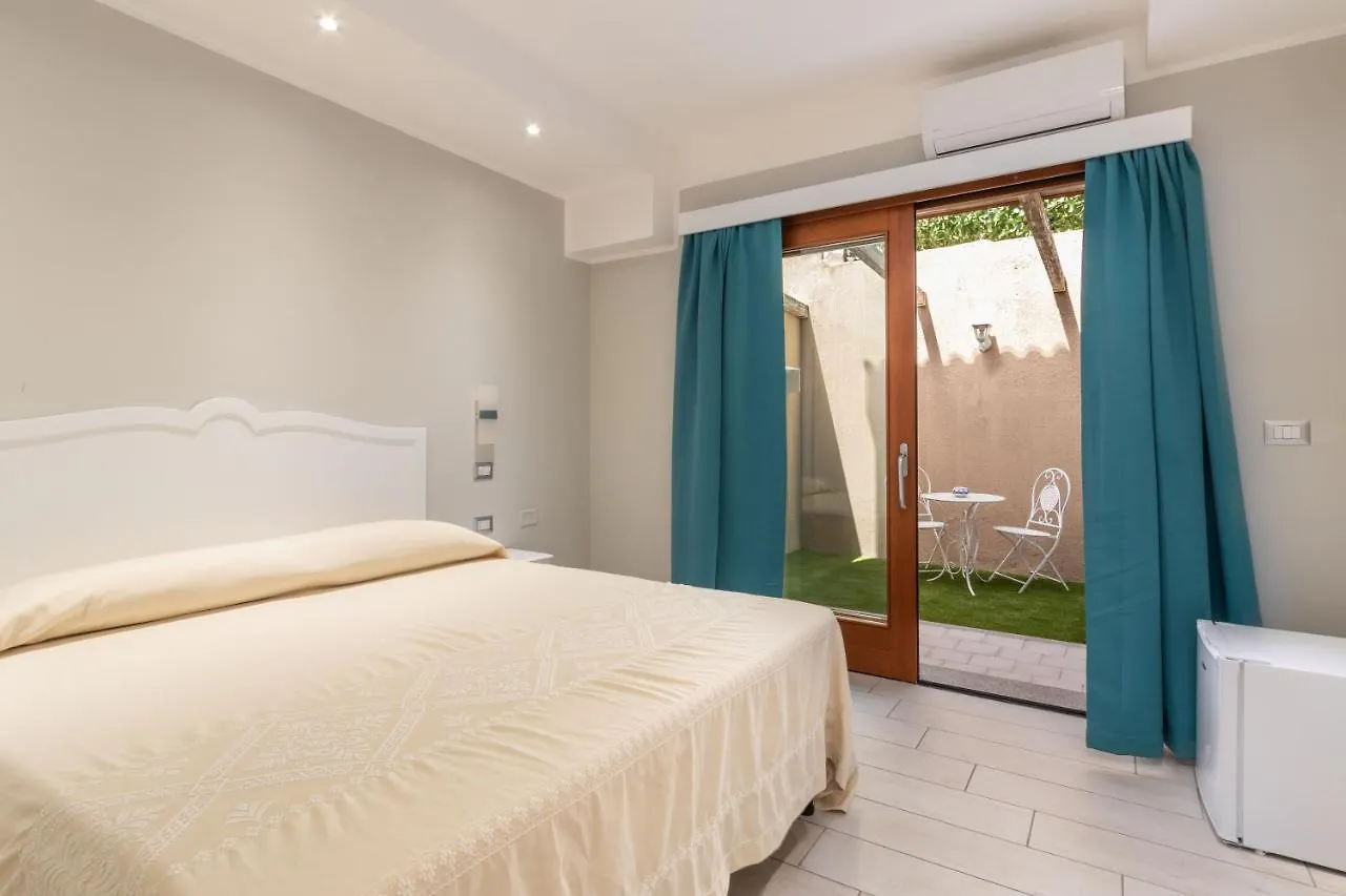 Domu Ajaju Guest House Villasimius