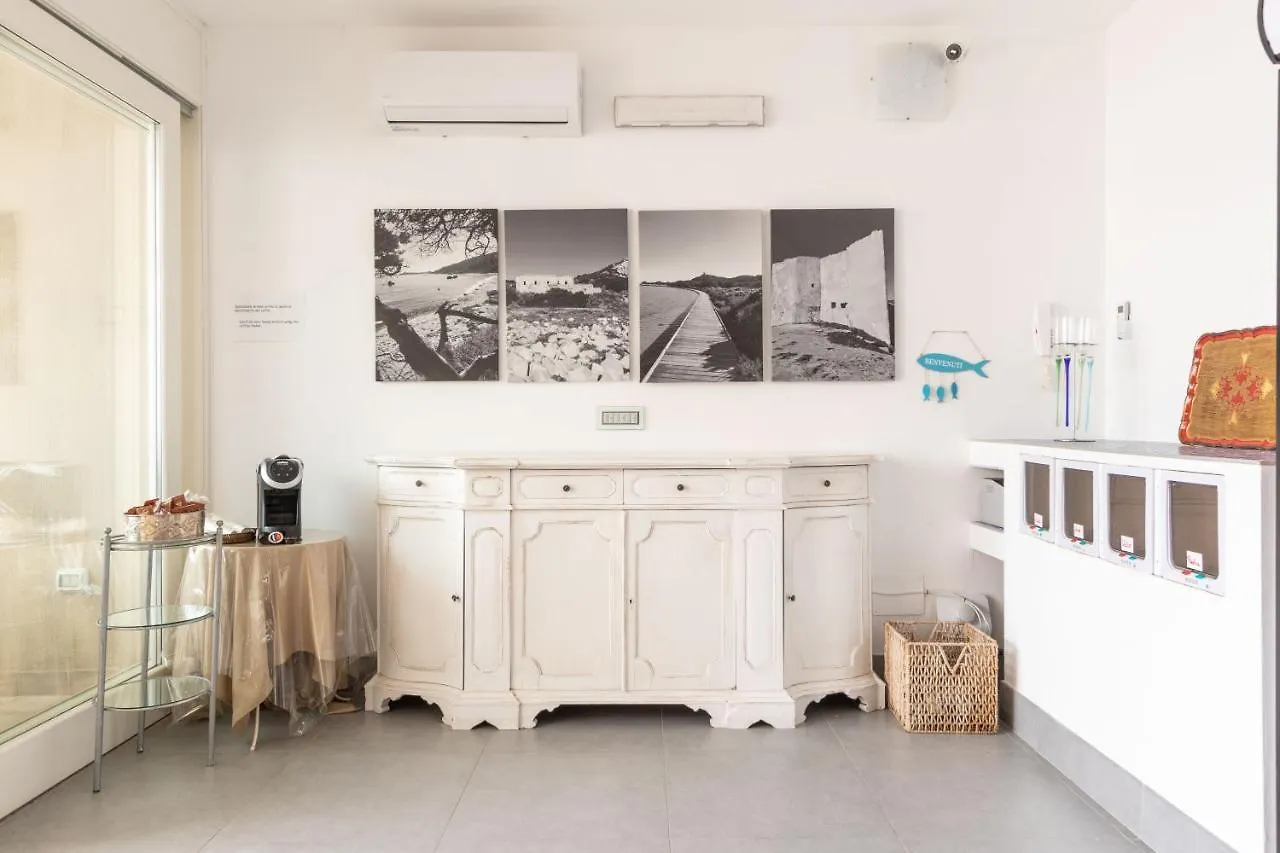 Domu Ajaju Guest House Villasimius