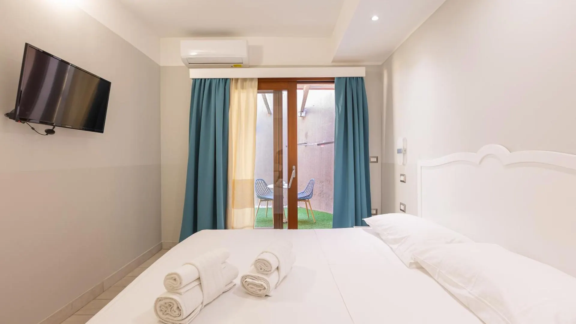 Domu Ajaju Guest House Villasimius