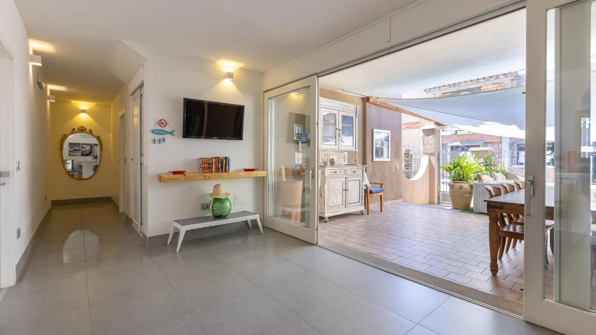 Domu Ajaju Guest House Villasimius