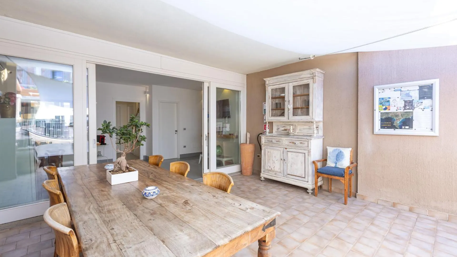 Domu Ajaju Guest House Villasimius